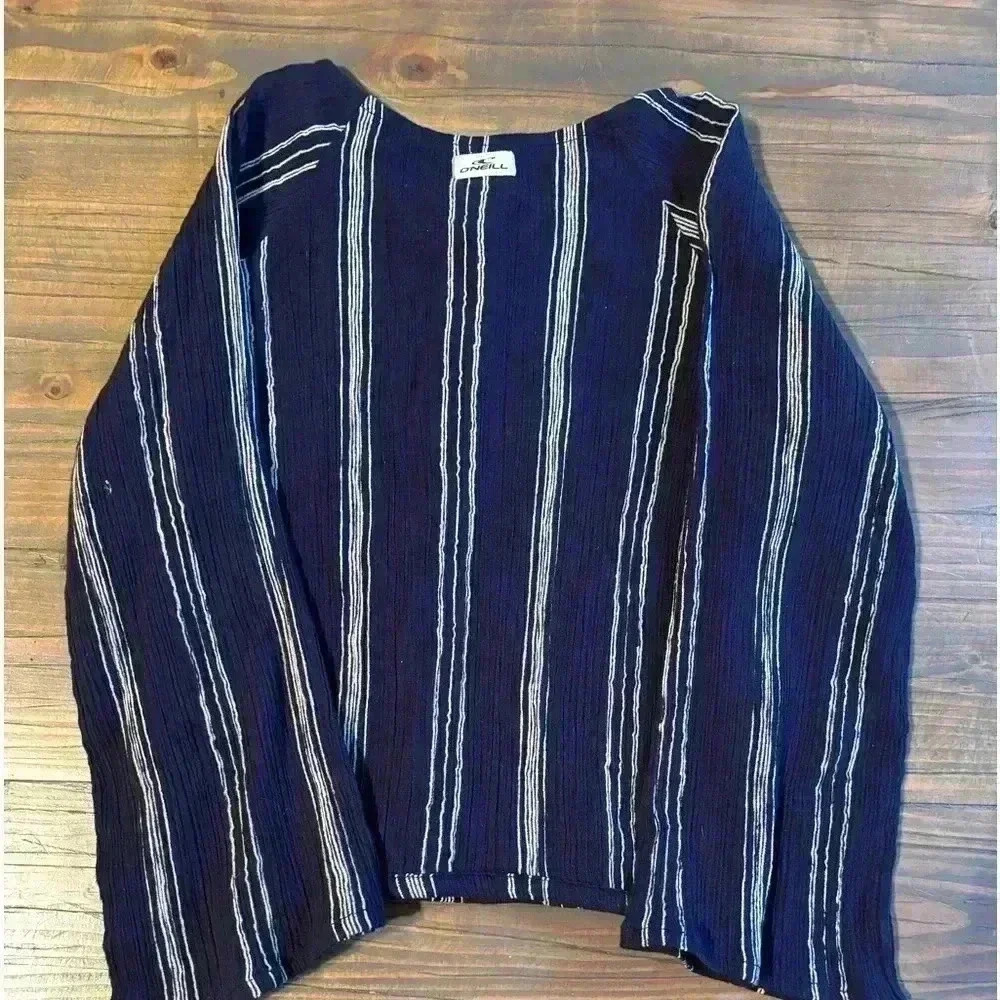 O’neill Boho Navy Long Sleeve Linen Shirt With Flair Sleeves Girl’s Size 5 Beach — image 3 of 4